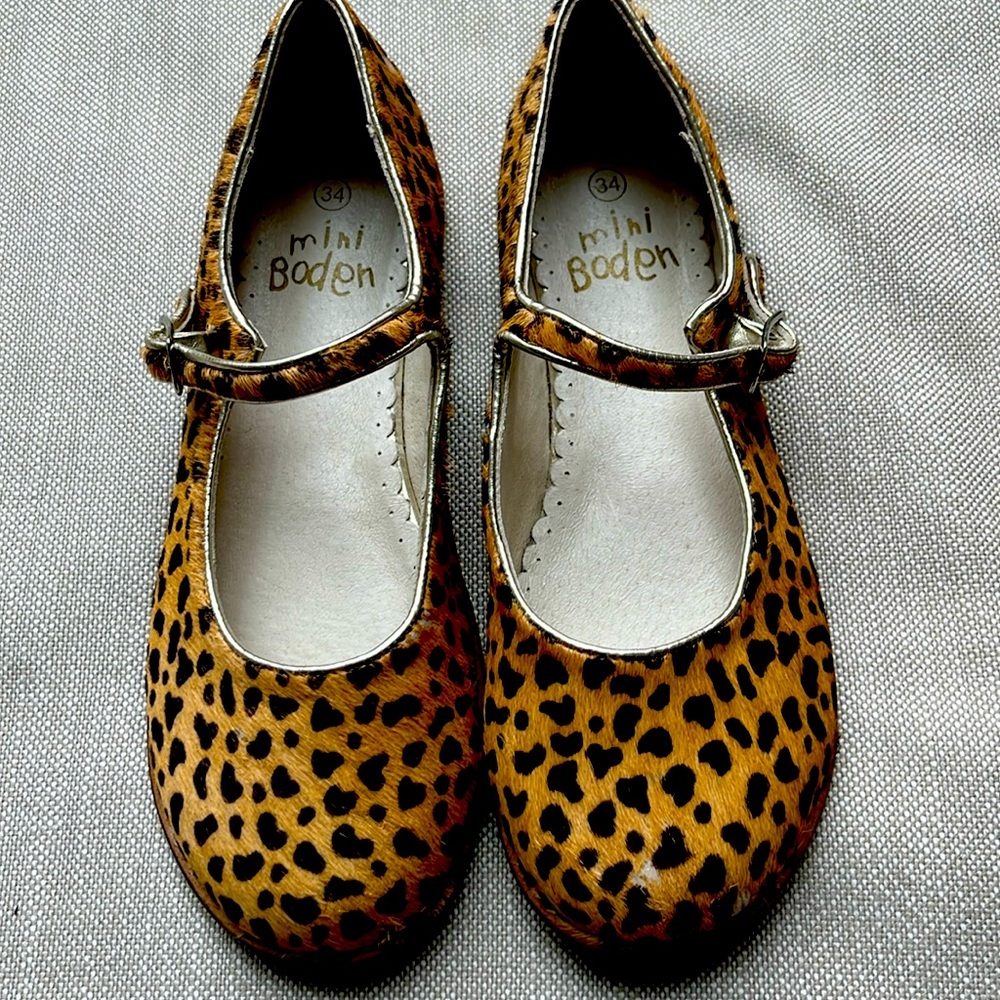 Mini Boden Mary Jane’s. Size 2.5 (big girls)